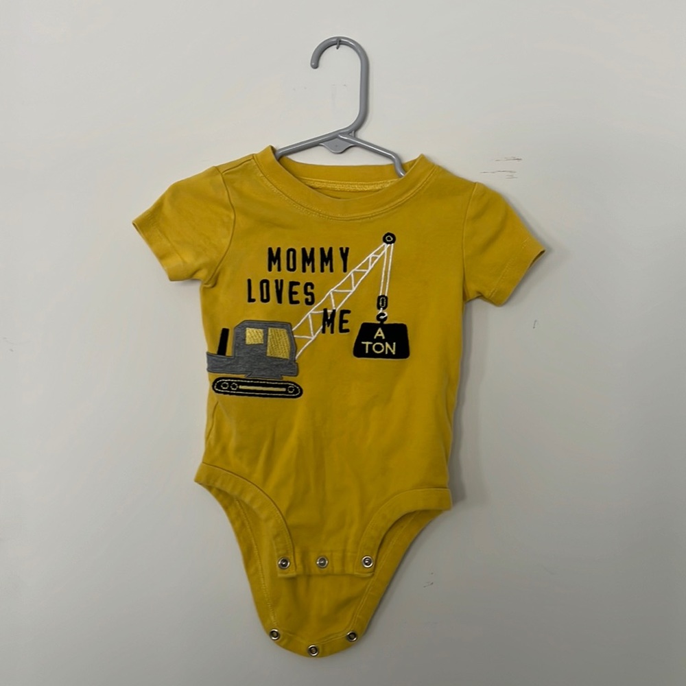 CARTERS 12 month yellow mommy loves me a ton onesie